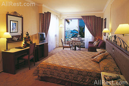 Alexander the Great Hotel 8